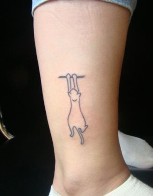 点击大图看下一张：可爱的猫咪女生脚部纹身图3
