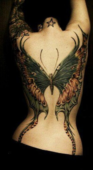 点击大图看下一张：美女背部一款漂亮的蝴蝶翅膀纹身图4