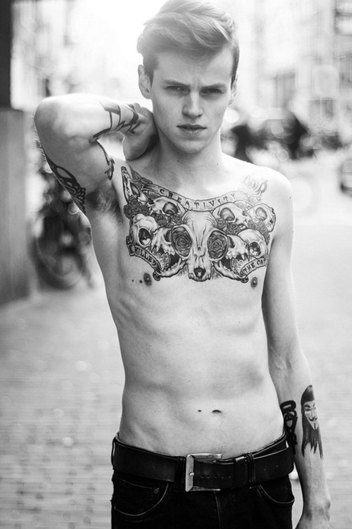 点击大图看下一张：时尚界的宠儿  男士胸部纹身图5