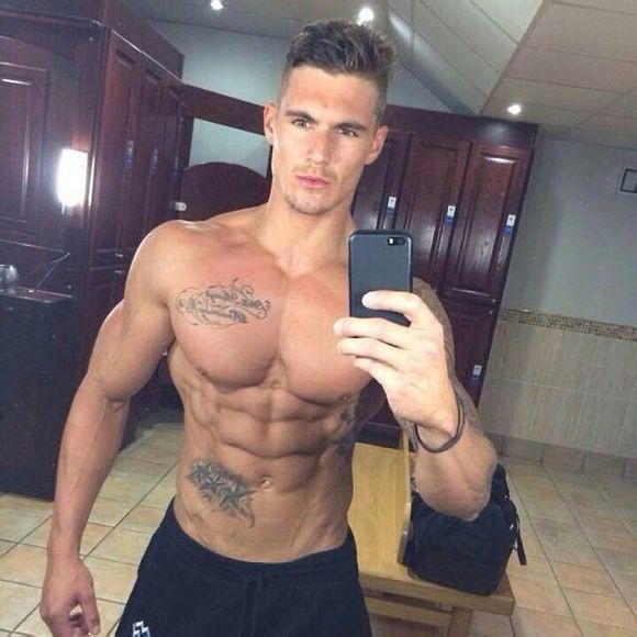 点击大图看下一张:烙印在欧美肌肉猛男身上的纹身艺术图3