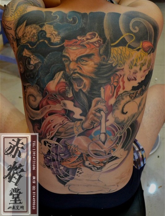 点击大图看下一张：纹身师的纹身作品图6