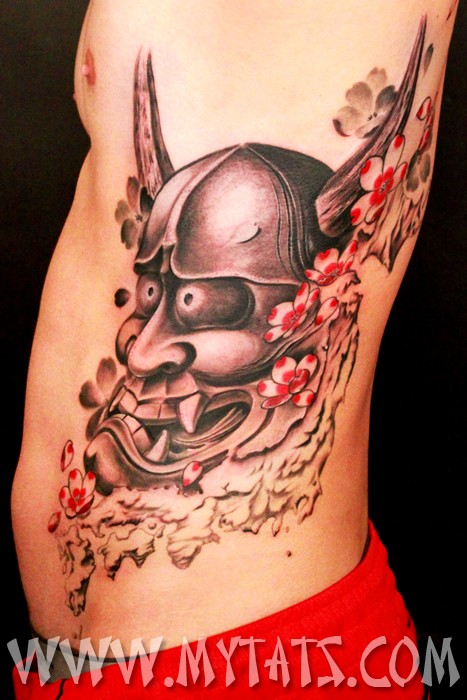 点击大图看下一张：纹身艺术家露西的腹部纹身作品图3