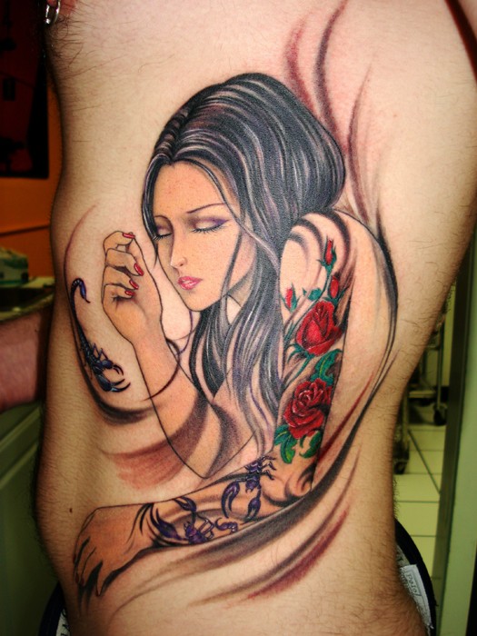 点击大图看下一张：纹身艺术家露西的腹部纹身作品图4