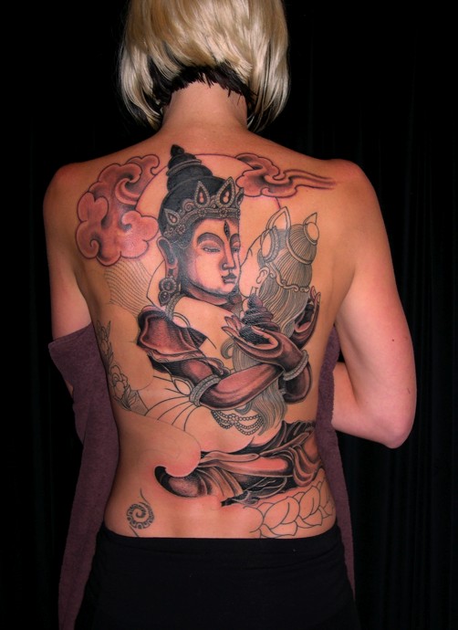 点击大图看下一张：JONDIX的好友的背部纹身作品