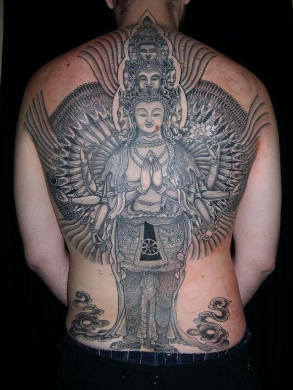 点击大图看下一张：JONDIX的好友的背部纹身作品图7