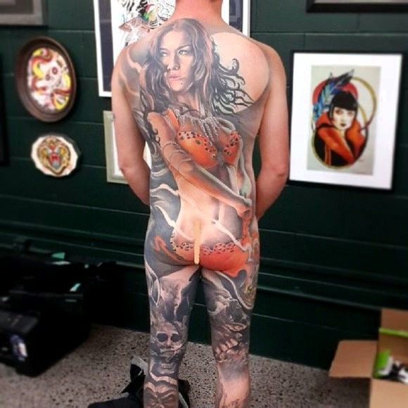 点击大图看下一张：新西兰 Matt Jordan 的满背纹身作品