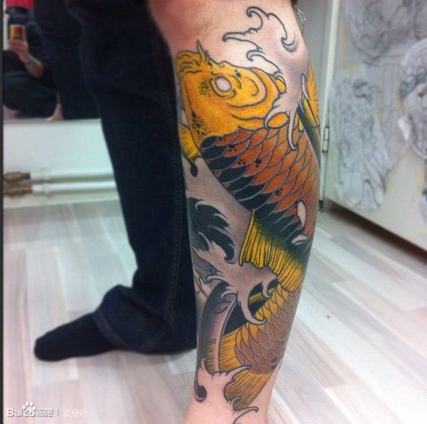 点击大图看下一张：意大利纹身师 Daniele Trabucco 的包小腿纹身作品