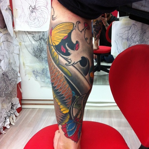 点击大图看下一张：意大利纹身师 Daniele Trabucco 的包小腿纹身作品图5
