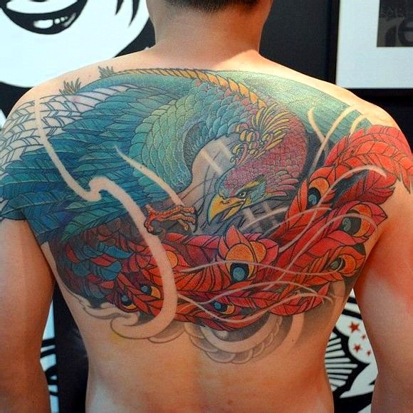 点击大图看下一张：新加坡 Elvin Yong（杨宜益）的背部纹身作品图6