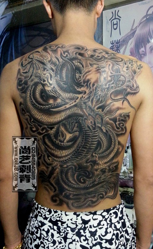 点击大图看下一张：大气漂亮的纹身图案图3