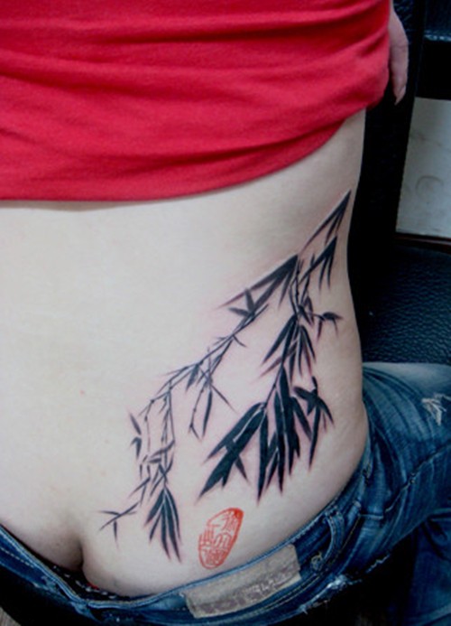 点击大图看下一张：经典竹子后背纹身图2