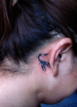 点击大图看下一张：头部纹身图片：头部图腾蝎子纹身图片纹身作品