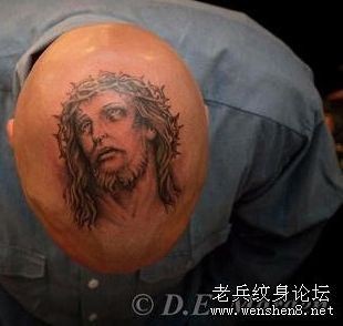 点击大图看下一张：头部纹身图片：头部耶稣肖像纹身图片纹身作品