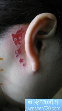 点击大图看下一张：头部纹身图片：头部可爱图腾猫咪五角星纹身图片纹身作品