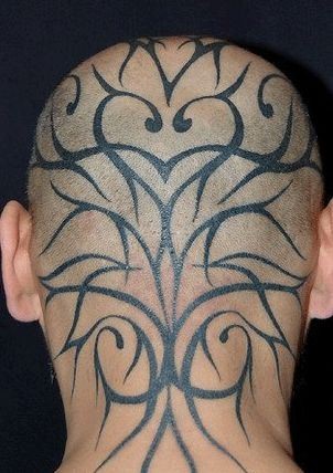 点击大图看下一张：头部纹身图片：头部图腾藤蔓纹身图片纹身作品