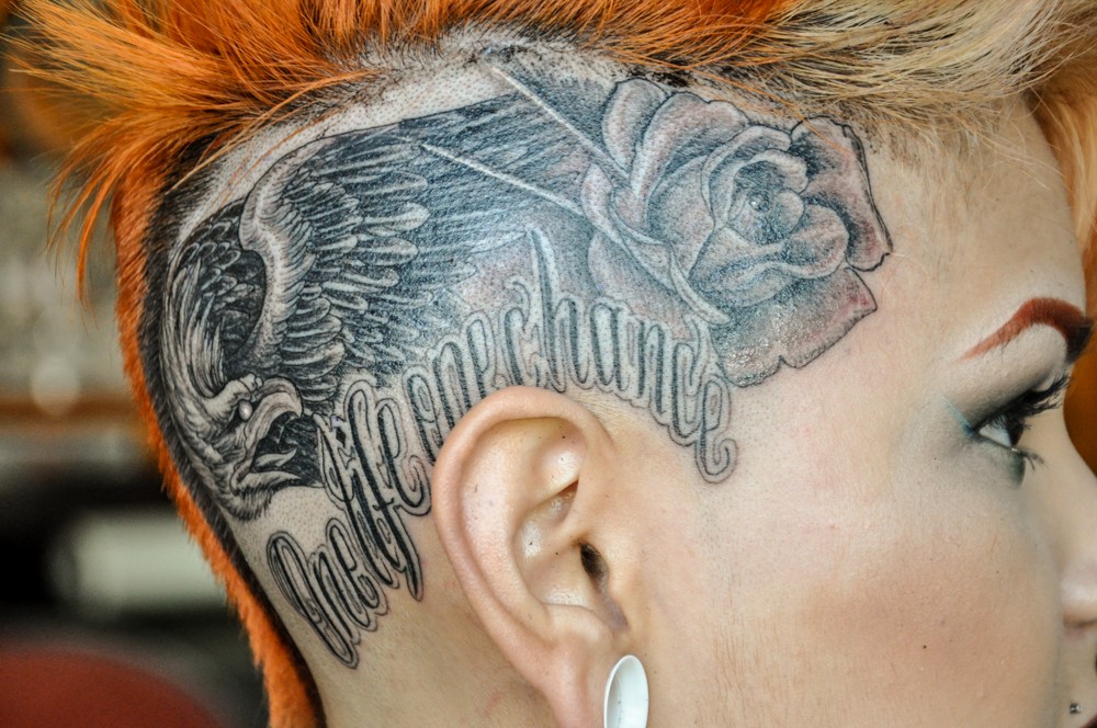 点击大图看下一张：头部纹身之头部霸气外露的纹身图4