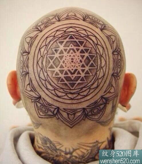 点击大图看下一张:10张头部霸气个性刺青,你敢纹吗?图3