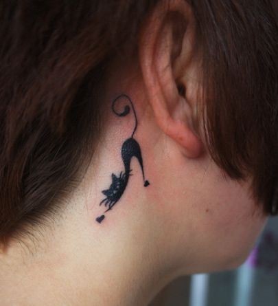点击大图看下一张：美女颈部图腾猫咪纹身图片