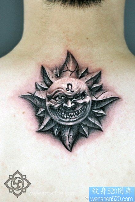 点击大图看下一张：男人颈部超酷的石雕太阳与星座符号纹身图片