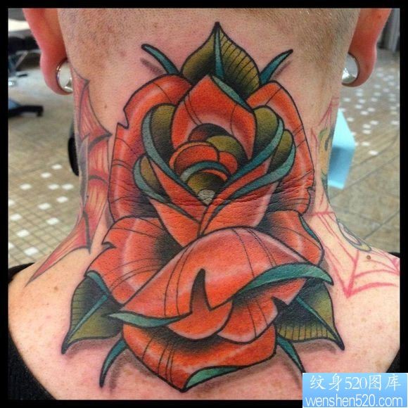 点击大图看下一张：脖子上一幅欧美玫瑰花纹身作品欣赏