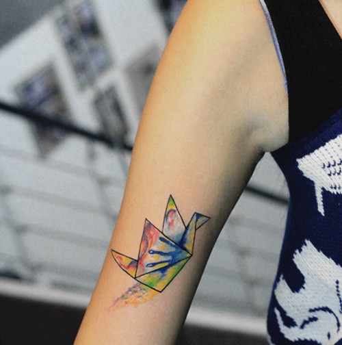 点击大图看下一张:唯美千纸鹤纹身图8