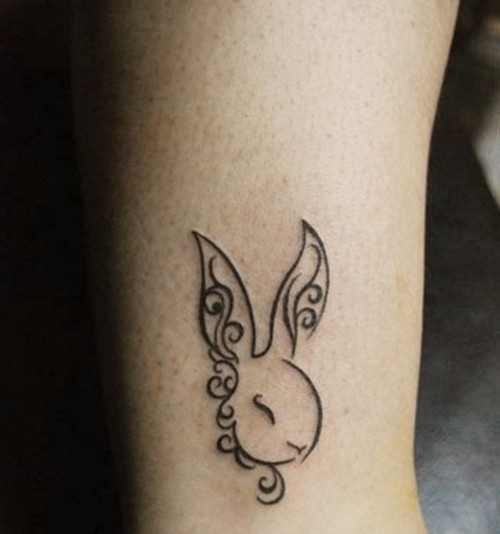点击大图看下一张：可爱的小兔子图案纹身