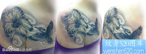 点击大图看下一张：肩膀处时尚唯美的黑白百合花小鸟纹身图片