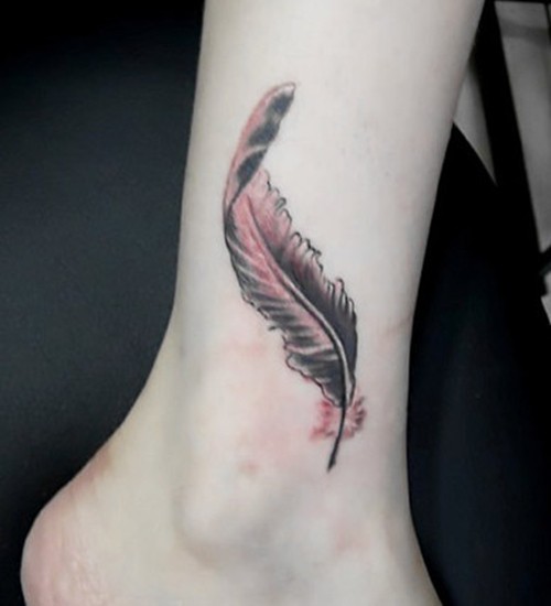 点击大图看下一张：唯美漂亮的羽毛图案纹身图3