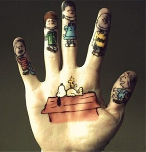 点击大图看下一张:小巧有趣的卡通纹身图2