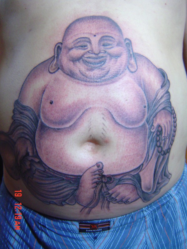 点击大图看下一张：弥勒佛微笑的坐在腹部上