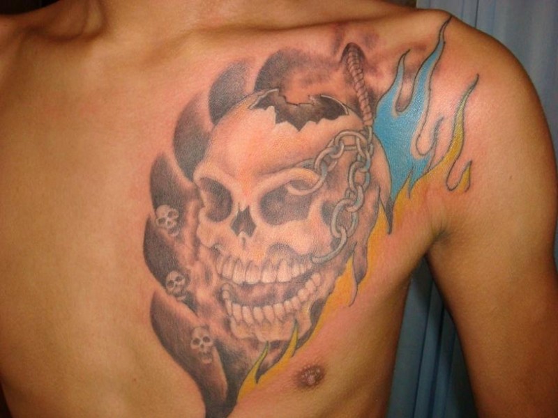 点击大图看下一张：威猛男人胸膛恐怖骷髅纹身图片