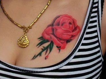 点击大图看下一张：胸部纹身图片：潮流经典胸部彩色玫瑰纹身图片纹身作品