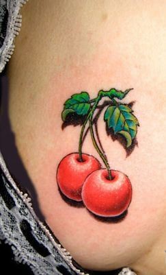 点击大图看下一张：胸部纹身图片：胸部彩色水果樱桃纹身图片纹身作品