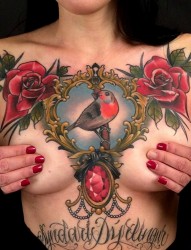 性感美女胸部一幅欧美纹身作品