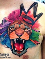 一款胸口彩色泼墨狮子座纹身图案