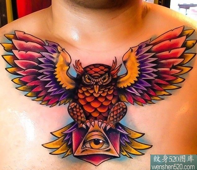 点击大图看下一张：男性胸部猫头鹰纹身图案