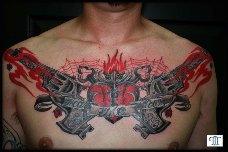 点击大图看下一张:男士胸部帅气的纹身图3