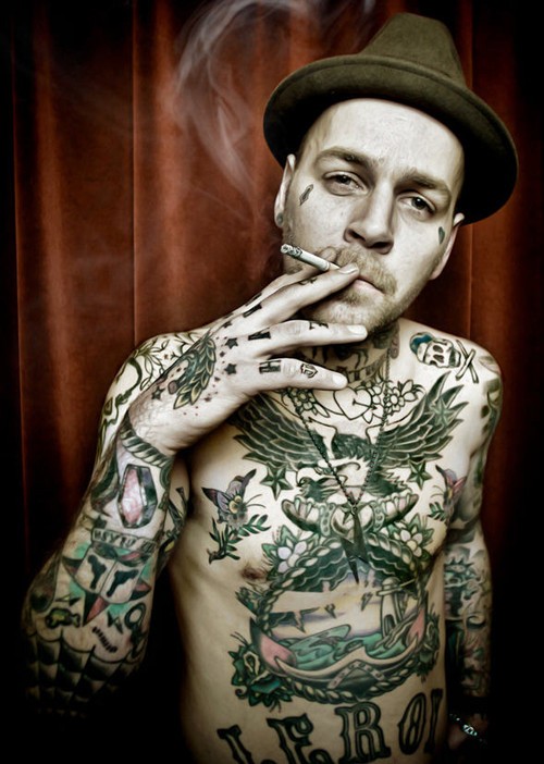 点击大图看下一张：欧美性感男士个性纹身