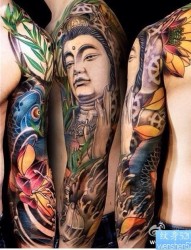 一款传统彩色观音鲤鱼花臂纹身图案