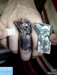 最好的纹推荐一幅手指个性纹身作品