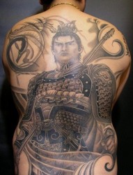 一组男士背部霸气的纹身参考图案