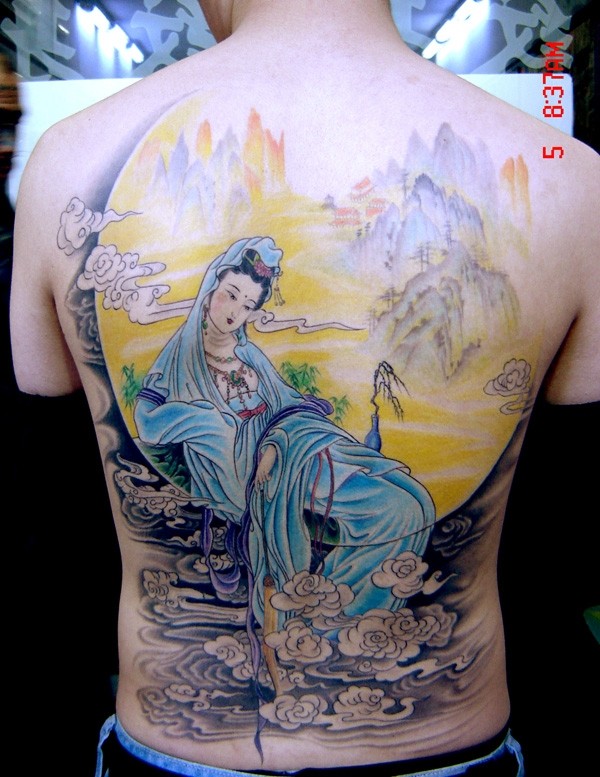 点击大图看下一张：男士背部满背佛像纹身图案