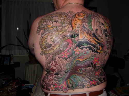 点击大图看下一张:31张精品满背纹身图案图23