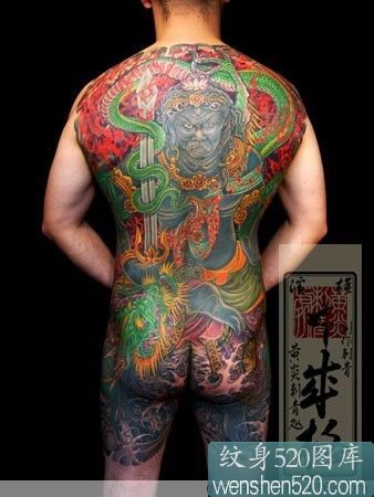 点击大图看下一张：男性满后背日本不动明王纹身作品