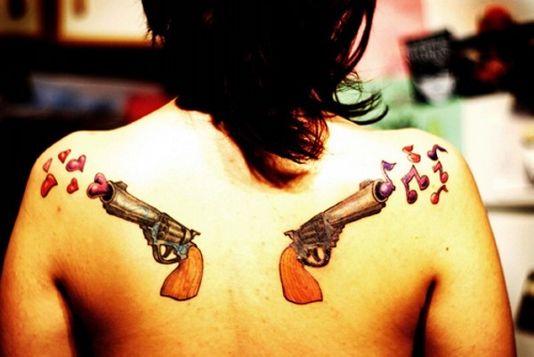 点击大图看下一张:女性背部性感纹身一组图14