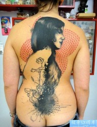 背部之特别风格女神纹身图案