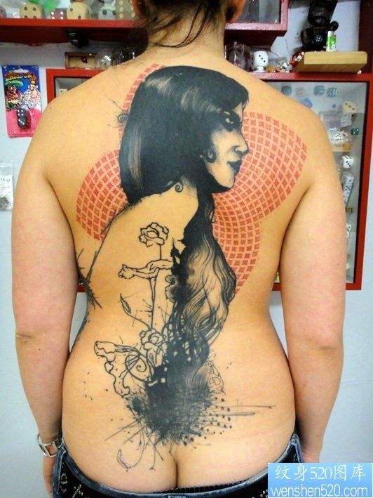 点击大图看下一张：背部之特别风格女神纹身图案