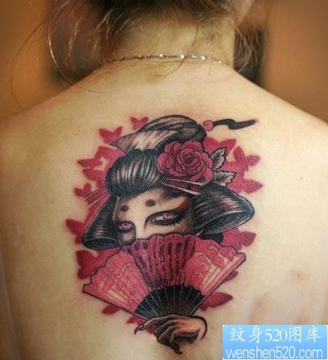 点击大图看下一张：背部艺妓纹身图案