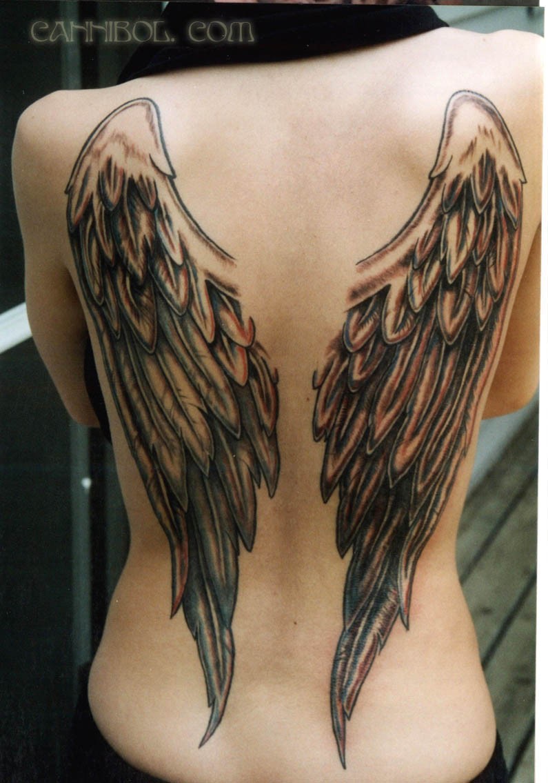 点击大图看下一张：每个人都是拥有翅膀的天使：背部漂亮的天使翅膀纹身