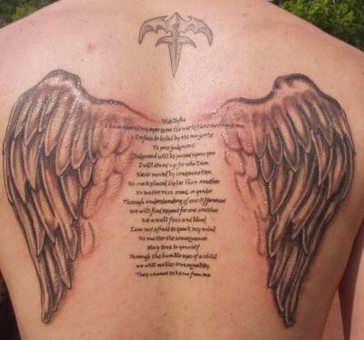 点击大图看下一张：背部漂亮大气的翅膀纹身图2